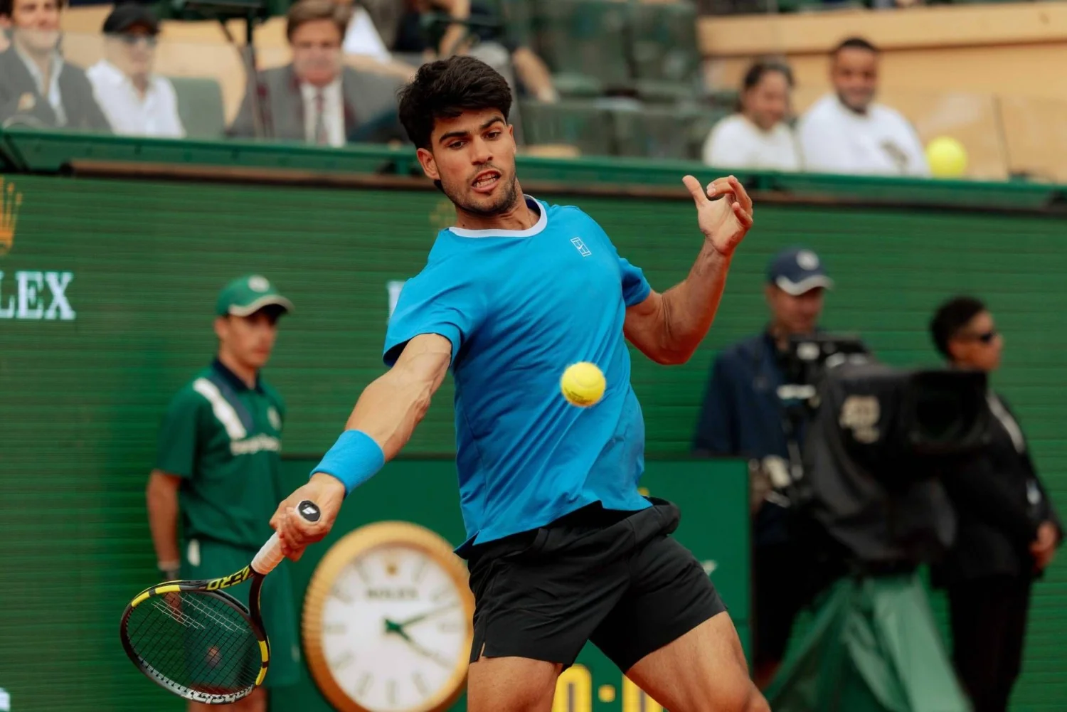 Alcaraz supera Vacherot em Montecarlo e vai à final com Sinner; título definirá o número um