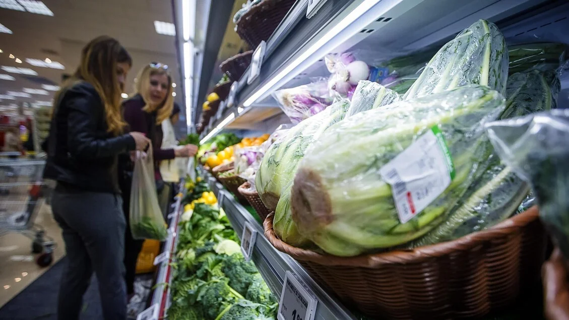Alimentos seguros, mas 0,7% de irregularidades: Ministério aponta uso indevido de sulfitos em peixes e carnes