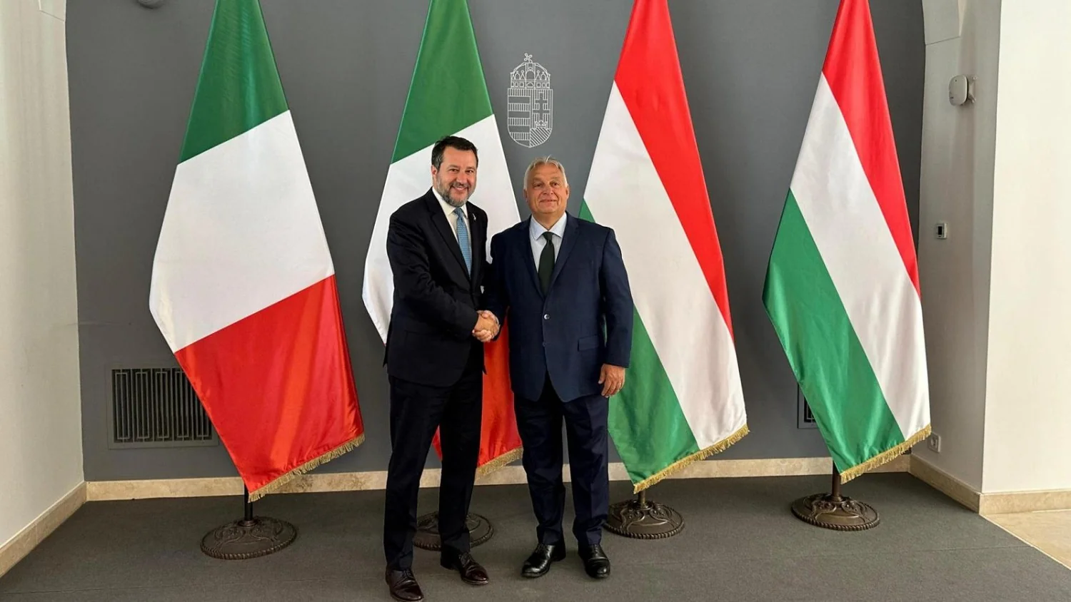 Ameaça de Zelensky a Orbán ressurgem na reta final das eleições húngaras; Salvini condena, Vance chama de 'escandaloso'