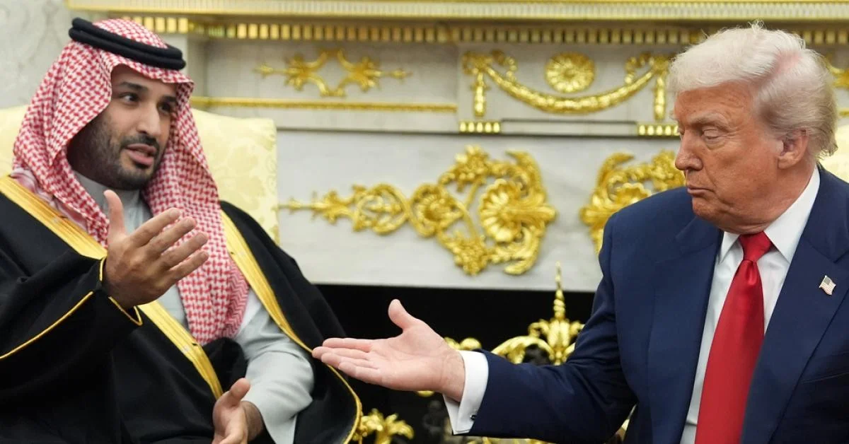 Arábia Saudita pressiona os EUA a retomar negociações com o Irã para evitar bloqueio no Bab el‑Mandeb