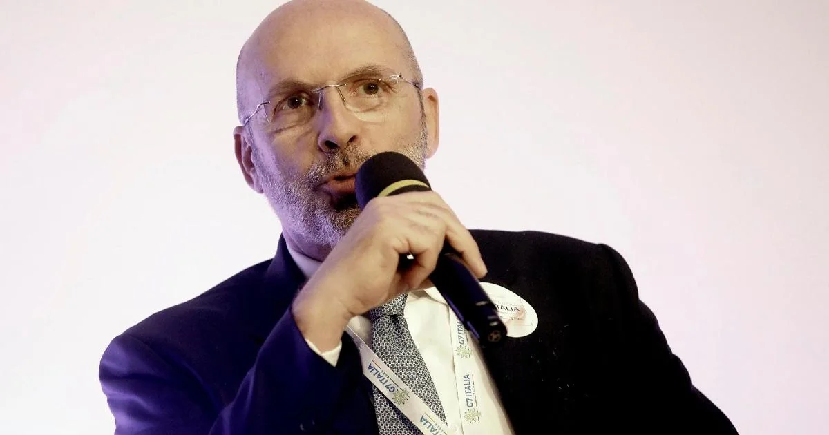 Arrigo Giana reúne 300 estudantes em Milão para reforçar a cultura da segurança rodoviária