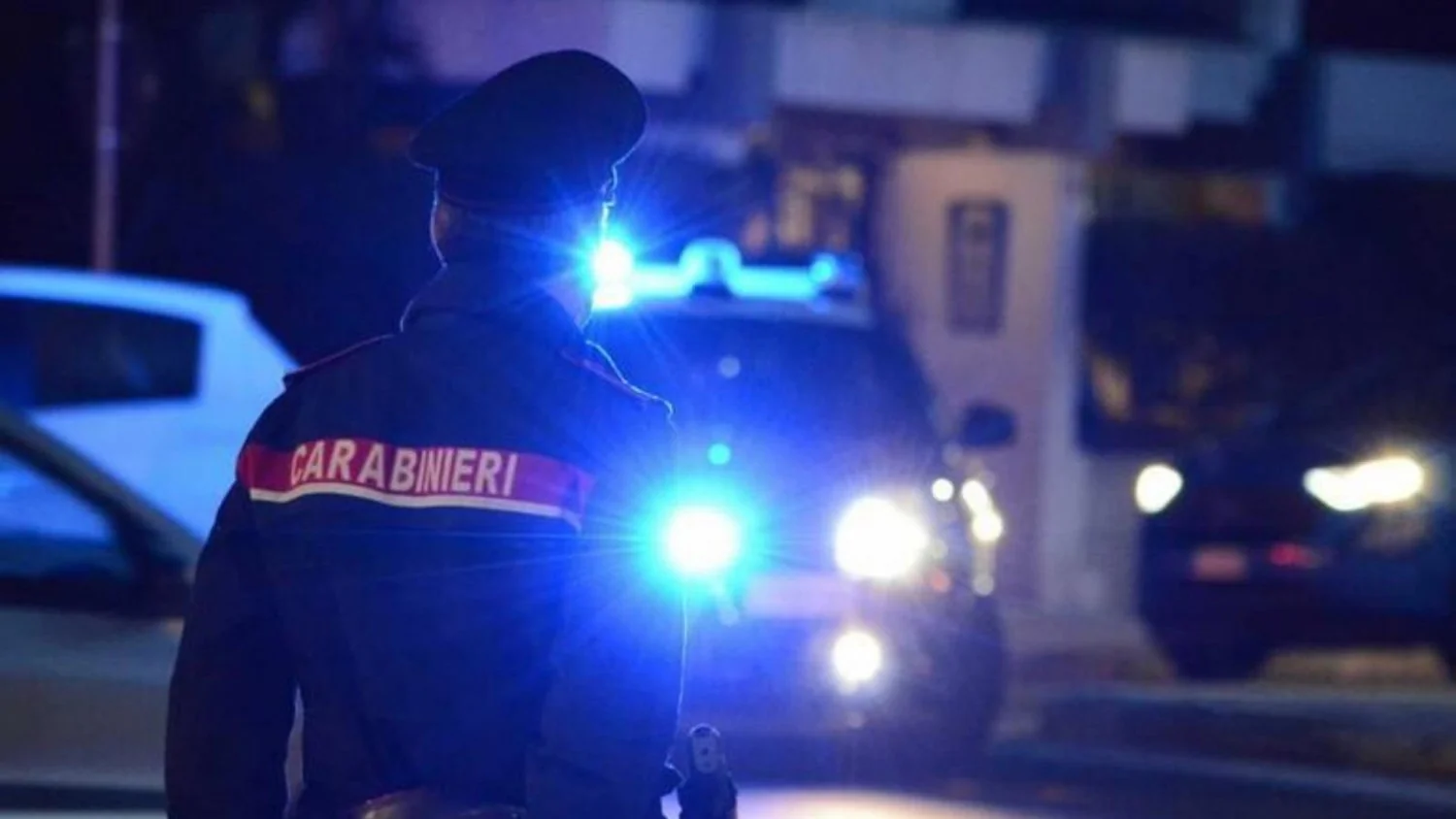 Esfaqueado em Ascoli Piceno durante violenta discussão em casa; suspeito detido