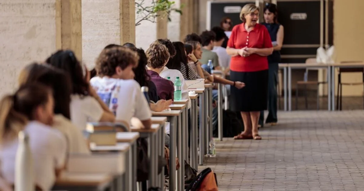 Governo aprova aumentos na escola: +143€ para docentes e +107€ para pessoal Ata