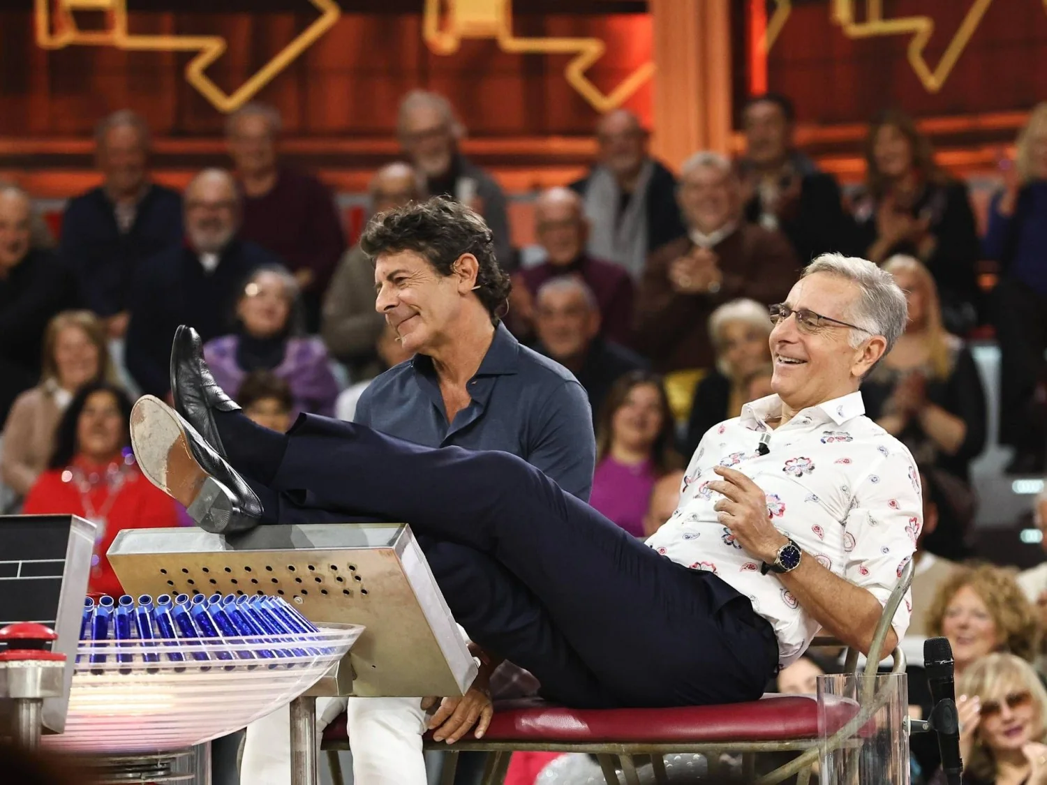 Avanti un altro! volta à tela com Paolo Bonolis: elenco, novidades e o retorno do salottino surreal