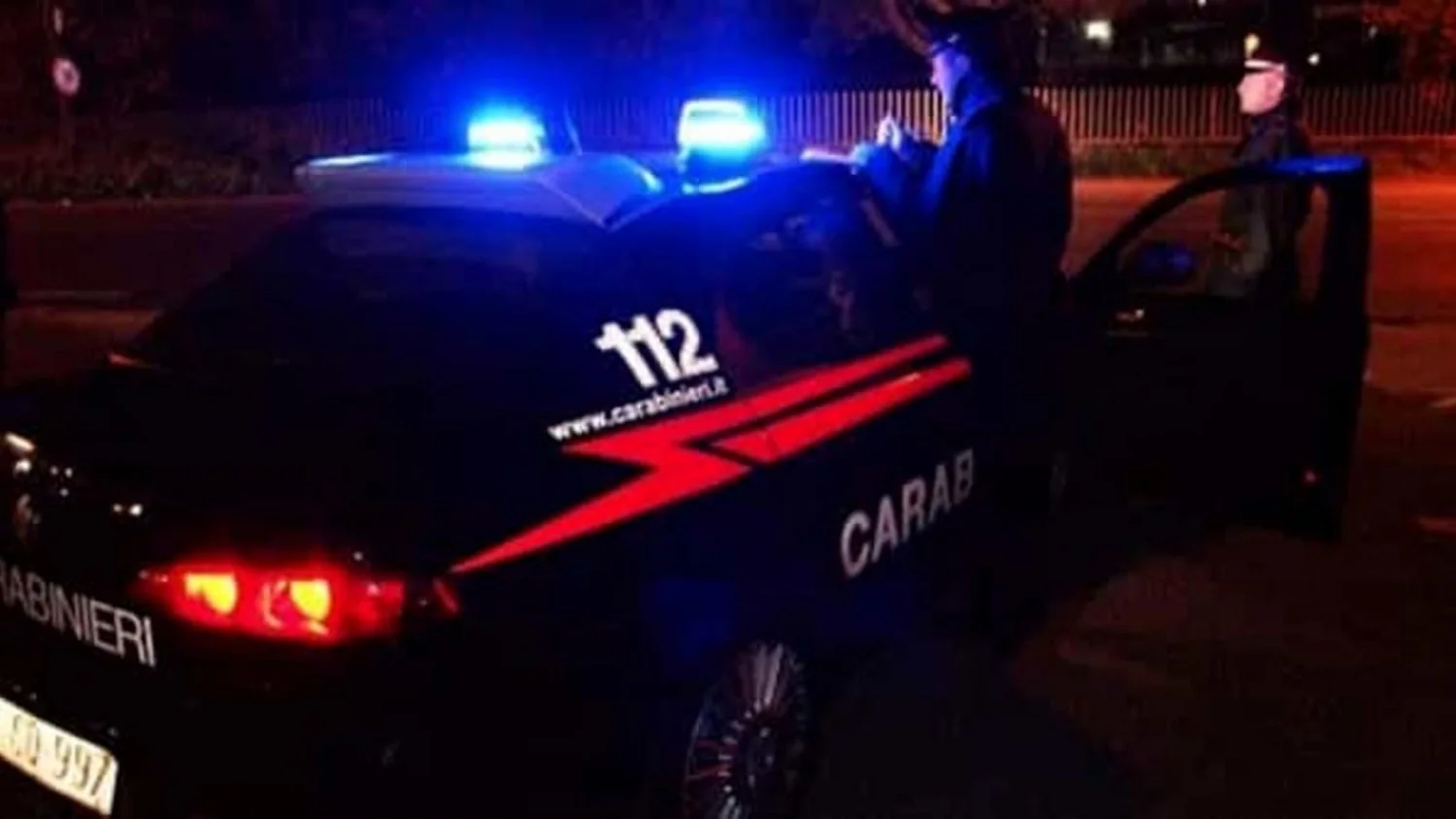 Mulher de 25 anos é encontrada morta em affittacamere perto do Policlinico de Bari; autópsia será realizada