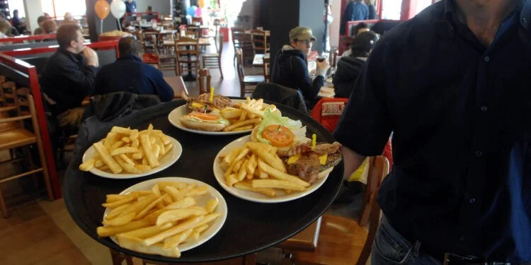 Na Bélgica, o preço das batatas para fritura despenca a zero e expõe fragilidades da cadeia