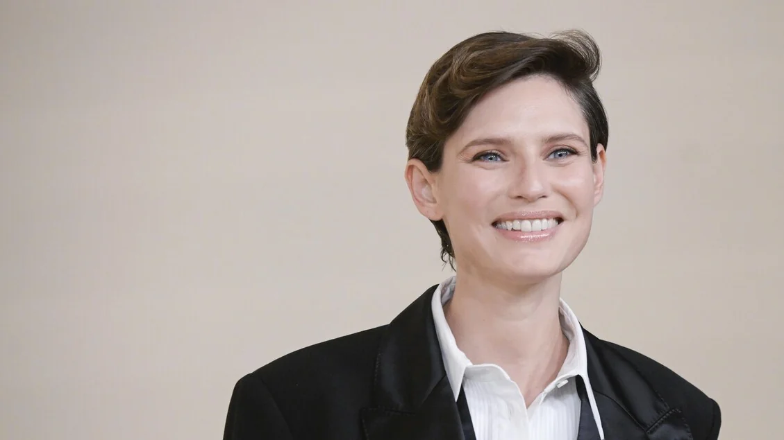 Bianca Balti lança a fundação Mind Your Cancer para apoio psicológico a pacientes oncológicos