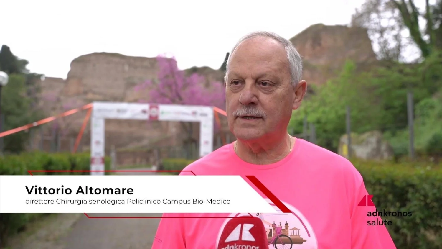 Bicinrosa no coração de Roma: Altomare reforça a importância da prevenção e do diagnóstico precoce do câncer de mama