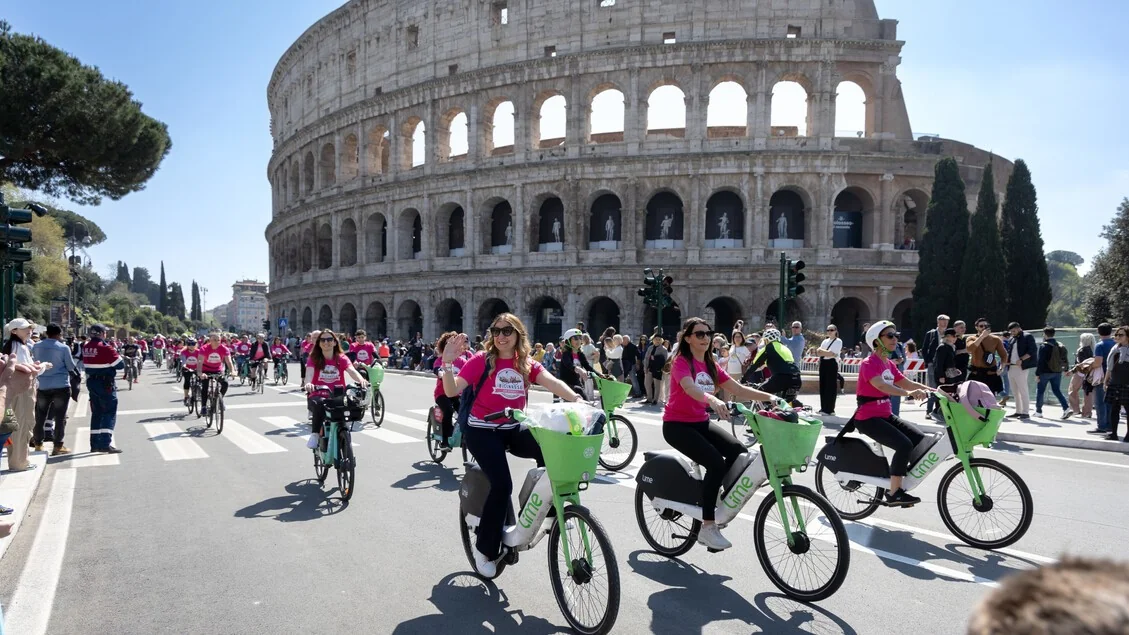 Bicinrosa em Roma: Campus Bio‑Medico une pedalada solidária e combate ao tumor de mama