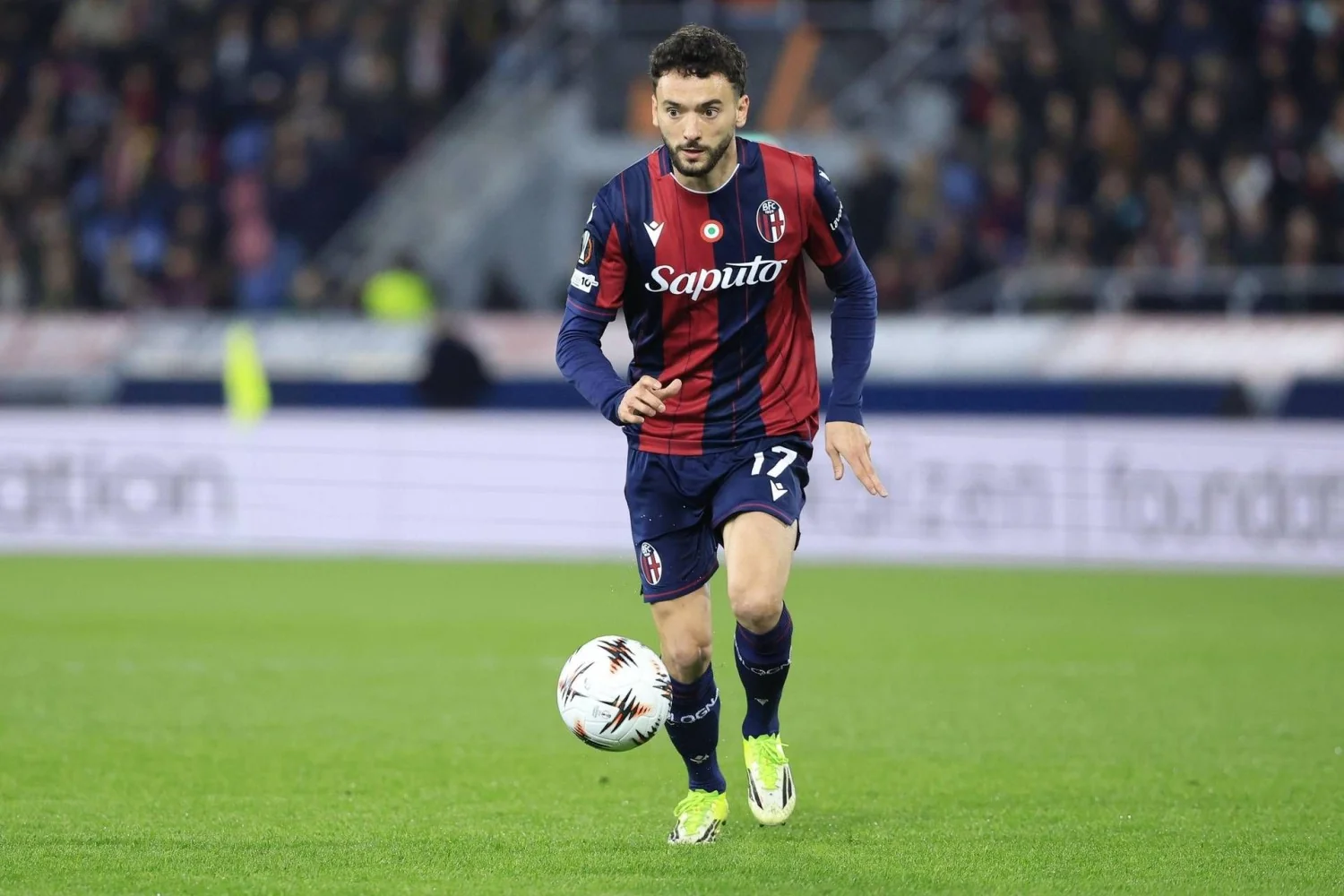 Bologna vence Cremonese por 2-1 no Zini com gols de Joao Mario e Rowe; Bonazzoli diminui nos acréscimos