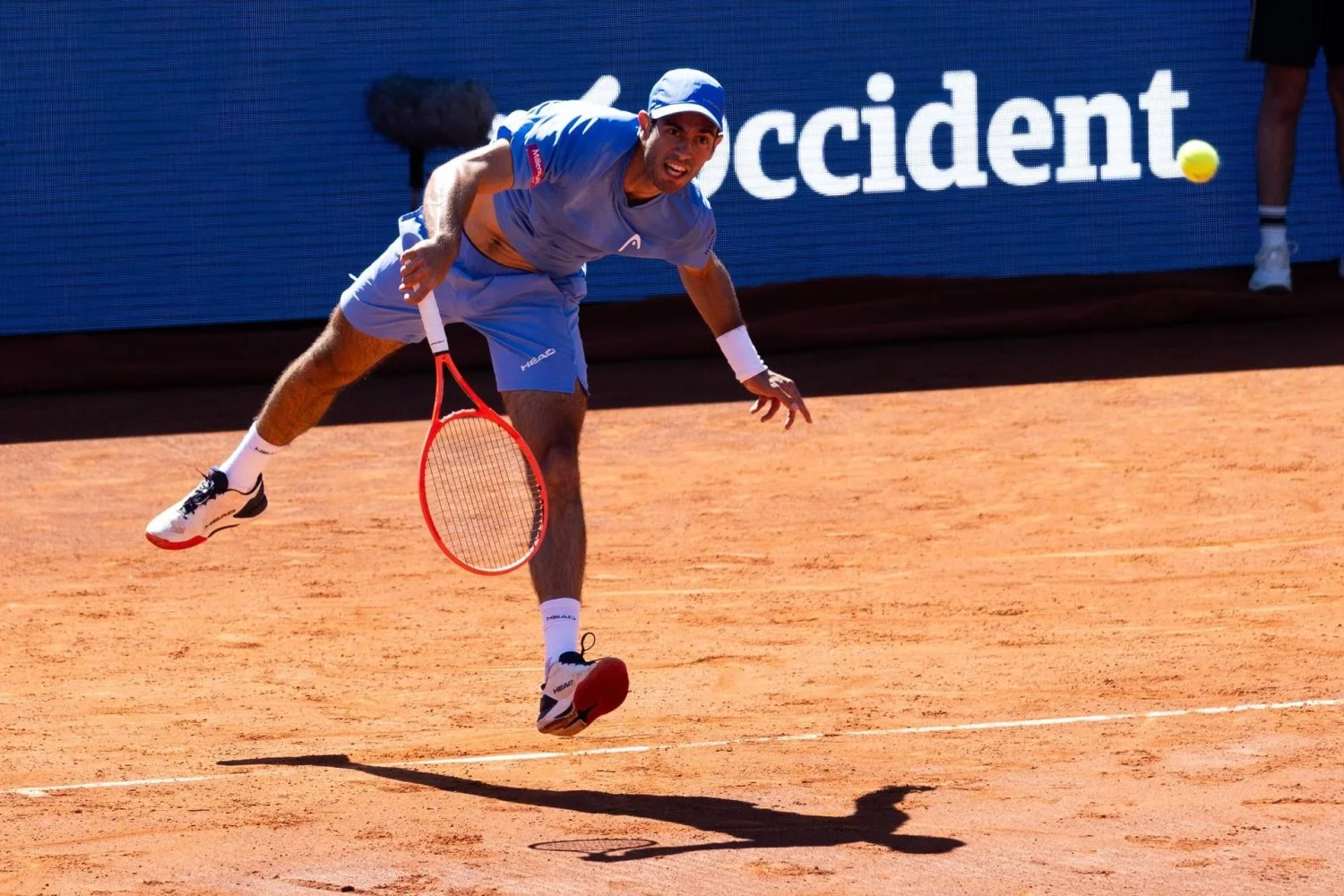 Borges vence Etcheverry com saque por baixo no match point e provoca vaias em Barcelona