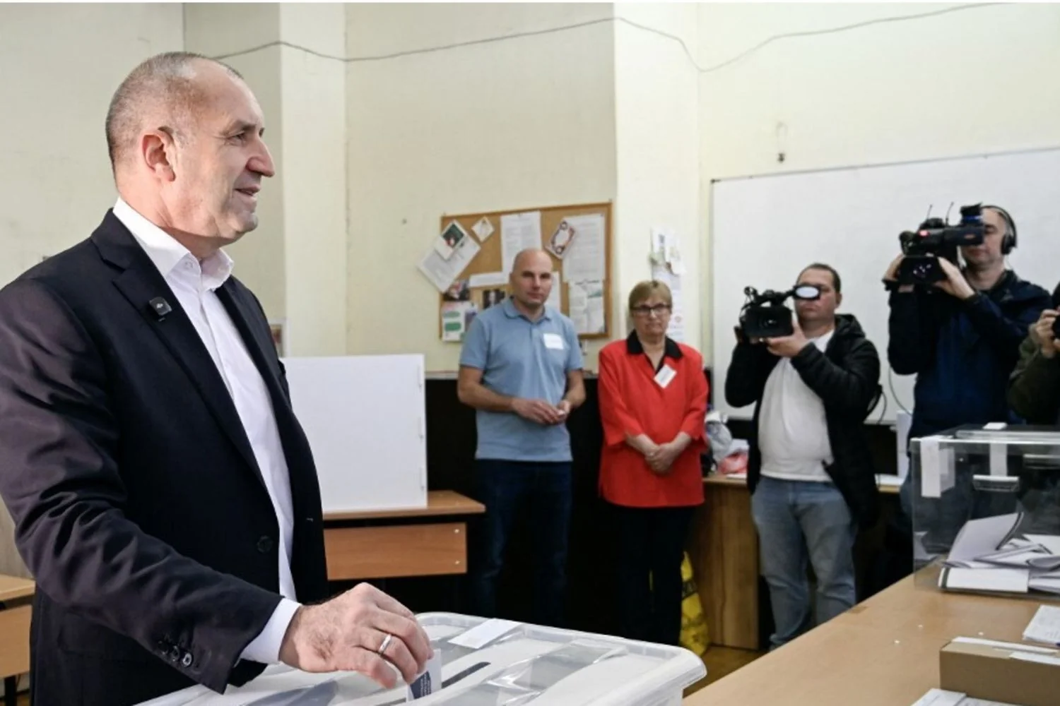 Rumen Radev vence eleição na Bulgária com quase 39% e coloca o país em nova fase de instabilidade controlada