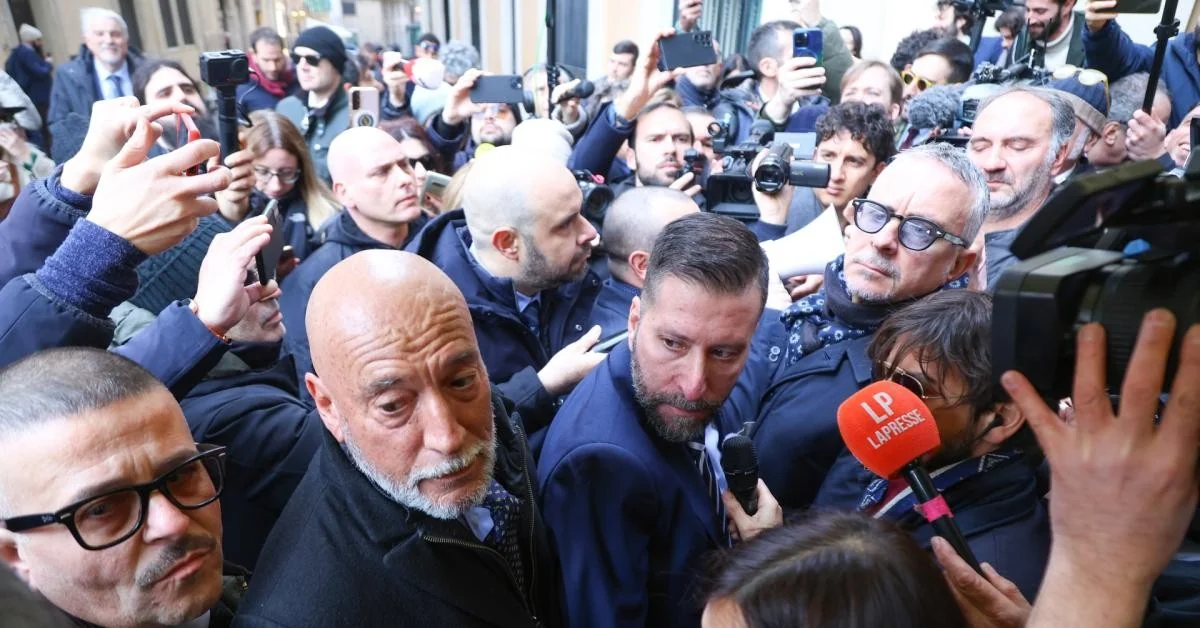 Câmara suspende 32 deputados por bloquear conferência da Casapound sobre remigração