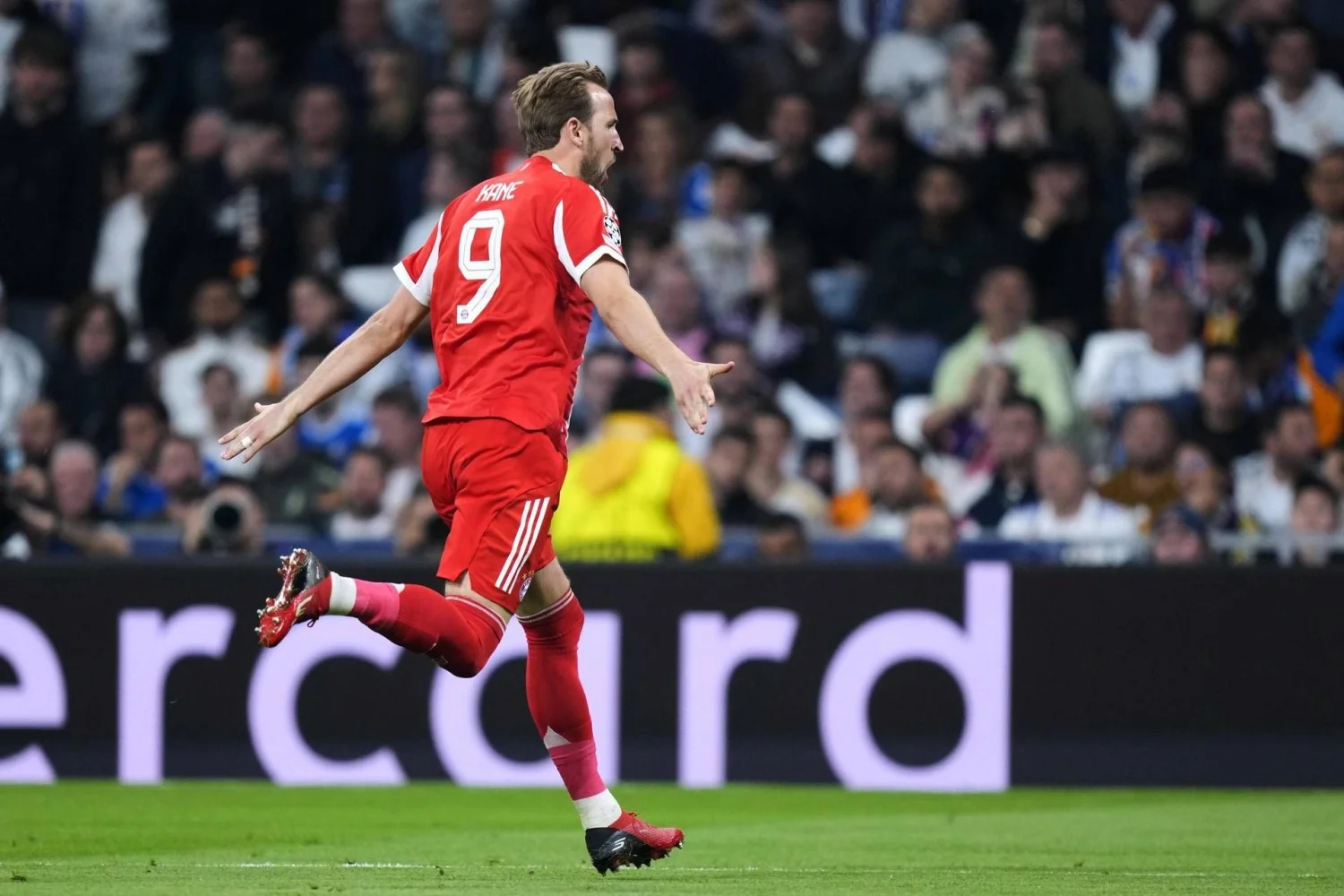 Champions League: Bayern Monaco e Arsenal avançam — Bayern 1-1 Real, Arsenal 0-0 Sporting