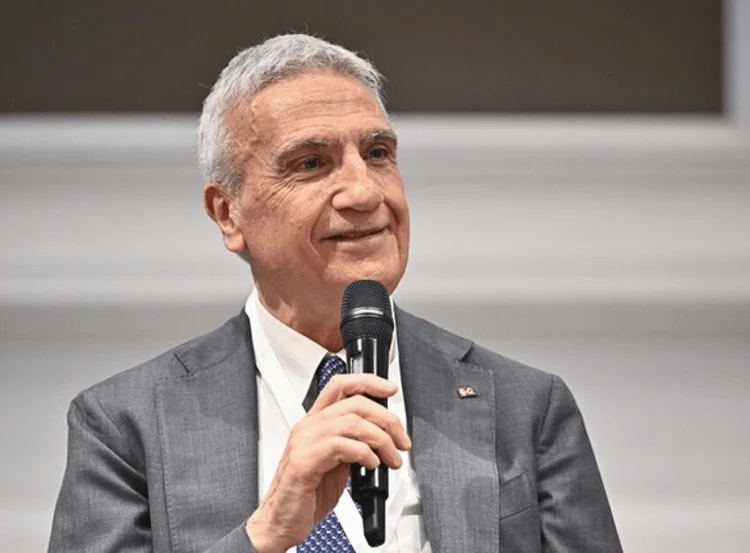 Ciocchetti: reforçar a produção farmacêutica na Itália é chave para atrair investimentos