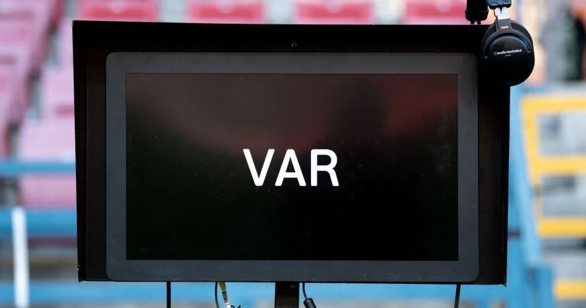 Código Rocchi: gestos tipo 'pugno, carta, forbice' teriam orientado decisões do VAR na Sala Var de Lissone