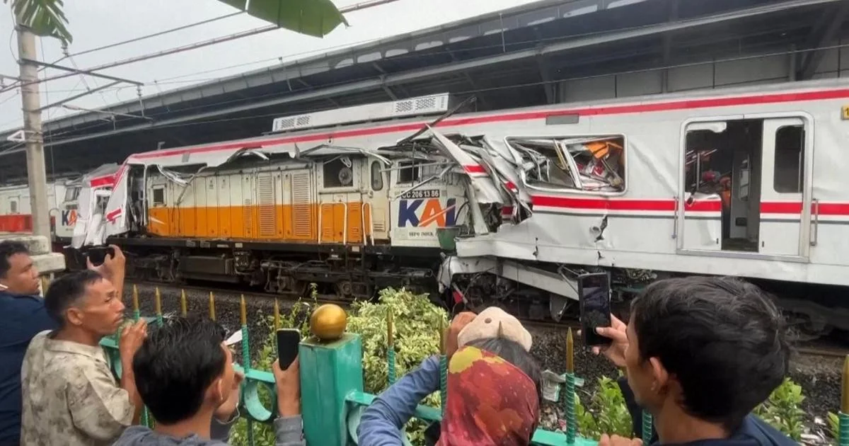 Colisão de trens em Bekasi, Indonésia: 14 mortos e 84 feridos em acidente ferroviário