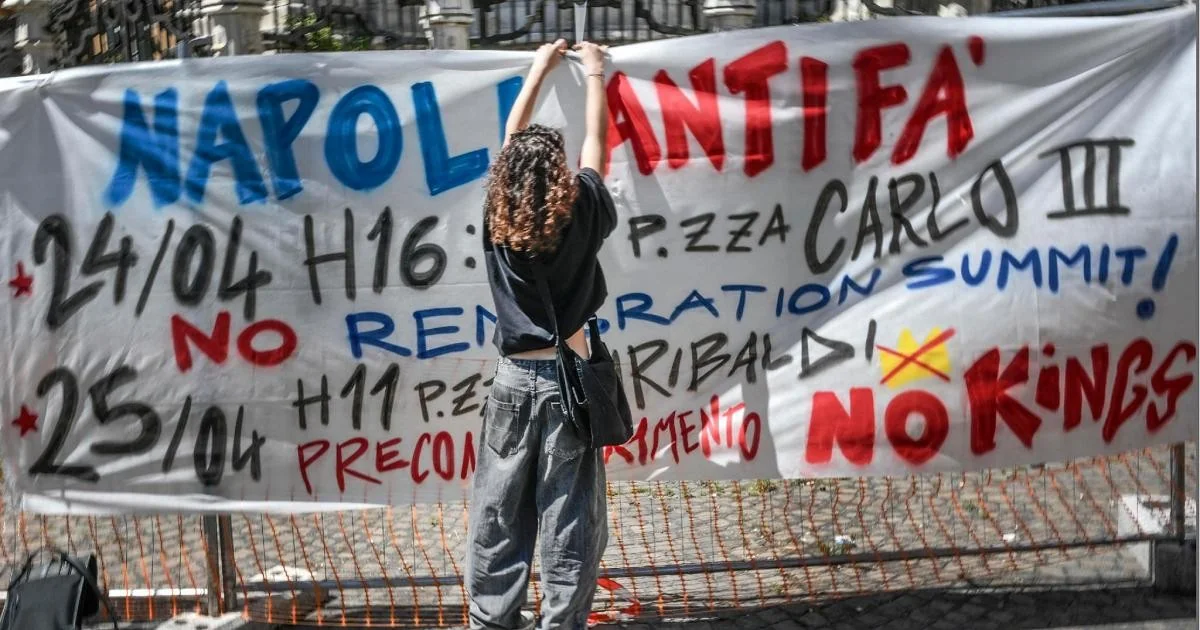 Confrontos em Nápoles: ativistas tentam invadir congresso sobre a remigração