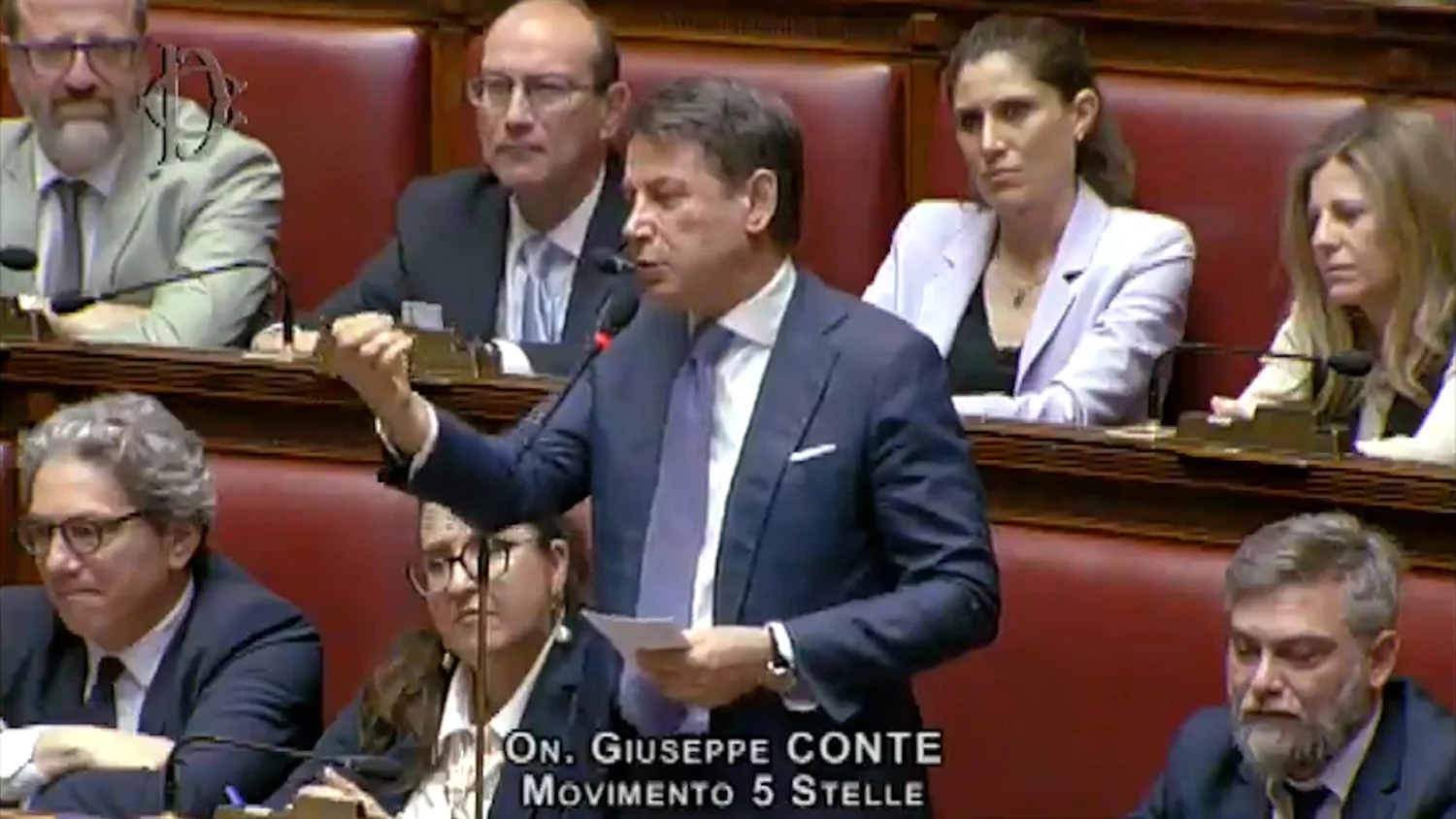 Conte acusa Meloni de subalternidade a Trump e pede competência: “Itália fica em 'calças de pano' sem mudanças”