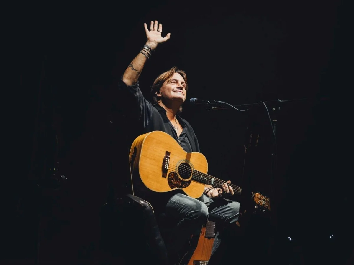 Cristiano De André canta Faber: o peso de ser filho de arte e o legado que resiste