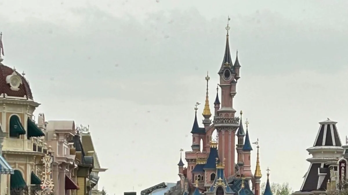 Dance Academy de Alzano leva dança italiana às ruas da Disneyland Paris