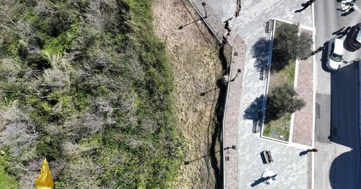 Deslizamento em Petacciato paralisa A14 e interrompe circulação ferroviária na costa adriática