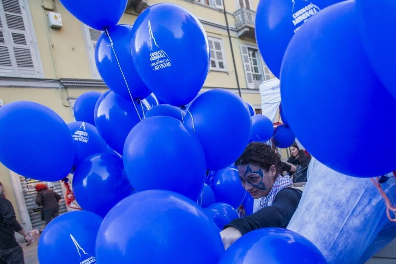 Dia Mundial do Autismo: na Itália, 1 em 77 crianças está no espectro — um chamado à inclusão
