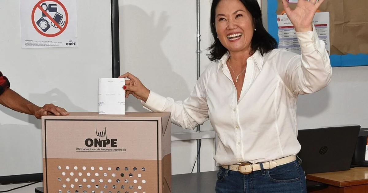 Eleições no Peru: Keiko Fujimori e Rafael López Aliaga avançam ao segundo turno em 7 de junho