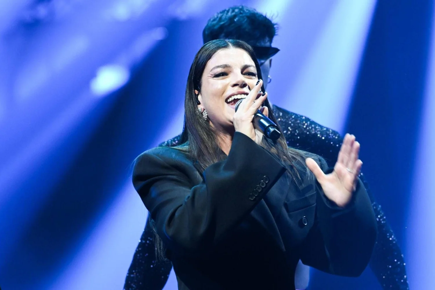 Emma Marrone reforça apelo à prevenção: “Não deixem nada de lado” antes do novo tour