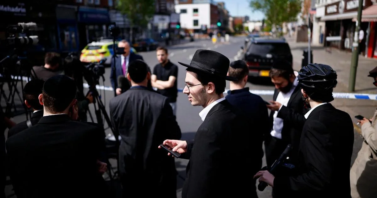 Esfaqueamento em Golders Green: ataque perto de sinagoga deixa dois feridos; suspeito detido
