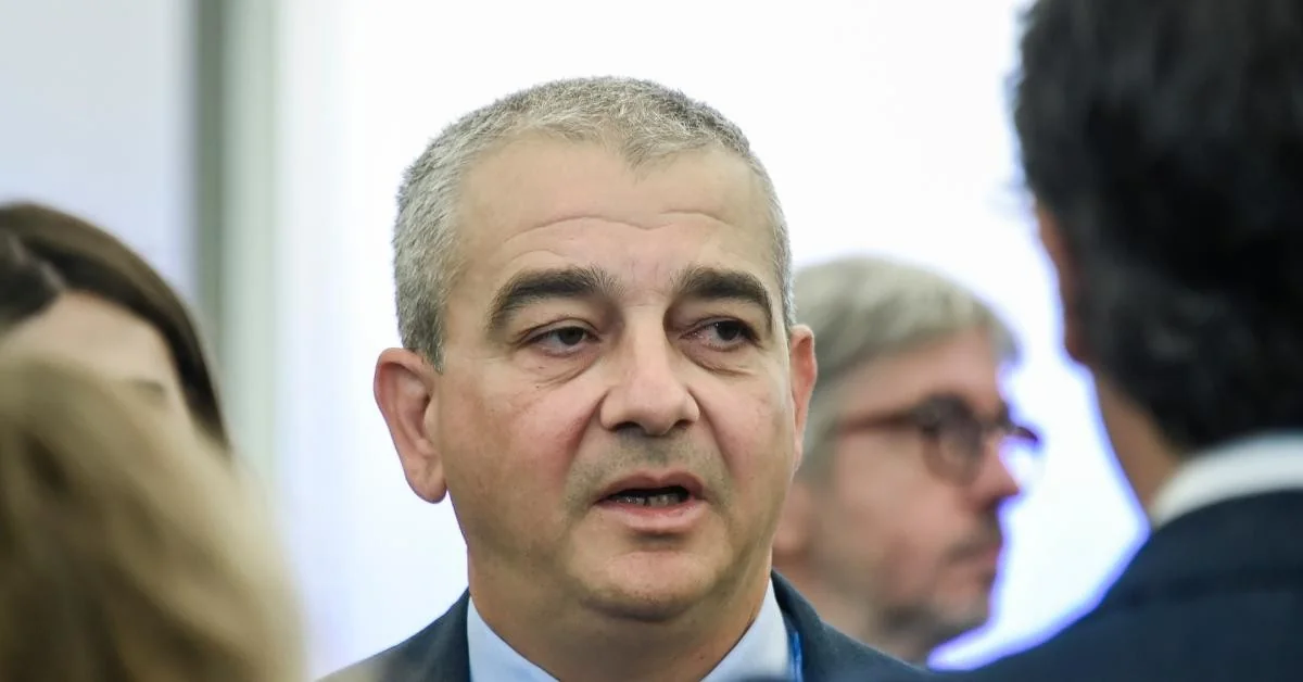 Fazzolari: nomeação de Mariani na Leonardo é uma decisão exclusivamente industrial diante do novo cenário geopolítico