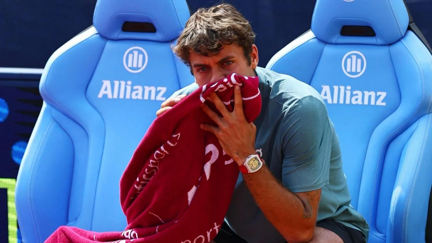 Flavio Cobolli derruba Zverev em Munique, chora e vai à final do BMW Open contra Shelton
