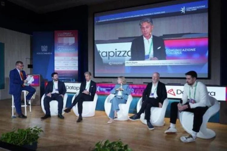 Forum It & Intelligence em Milão reforça integração entre linguagens, dados e inteligência artificial