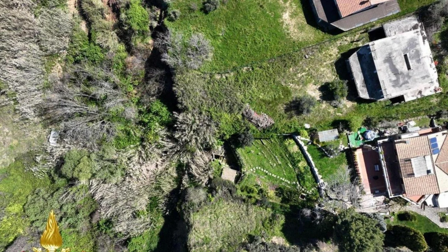 Reativação de frana histórica em Petacciato fecha trecho da A14 e interrompe linha Bari-Pescara: emergência em curso