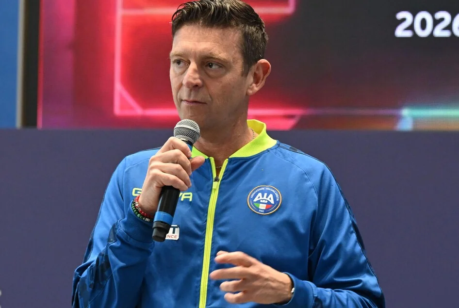 Gianluca Rocchi se autosuspende da liderança da CAN: "Voltarei mais forte"