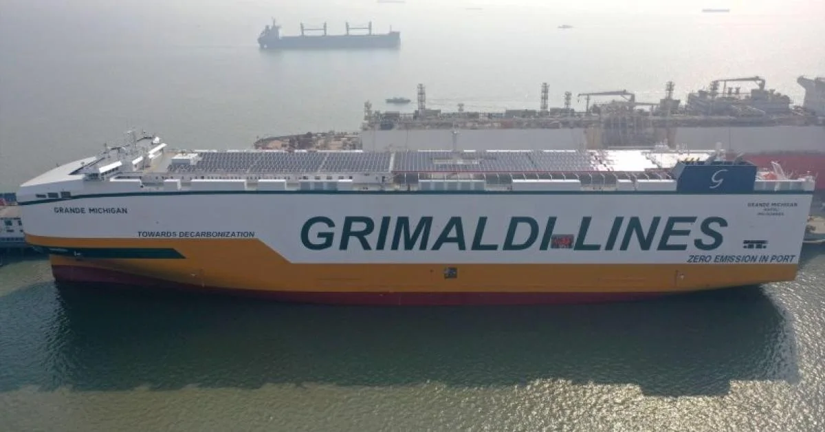 Grimaldi entrega em Tóquio navio de 9.241 CEU e eleva frota a 140 unidades com plano de US$4 bilhões