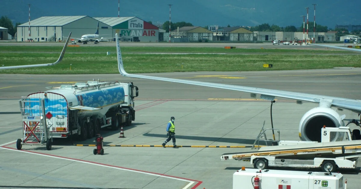 Guerra no Irã e transporte aéreo: o que passageiros devem esperar nos próximos meses