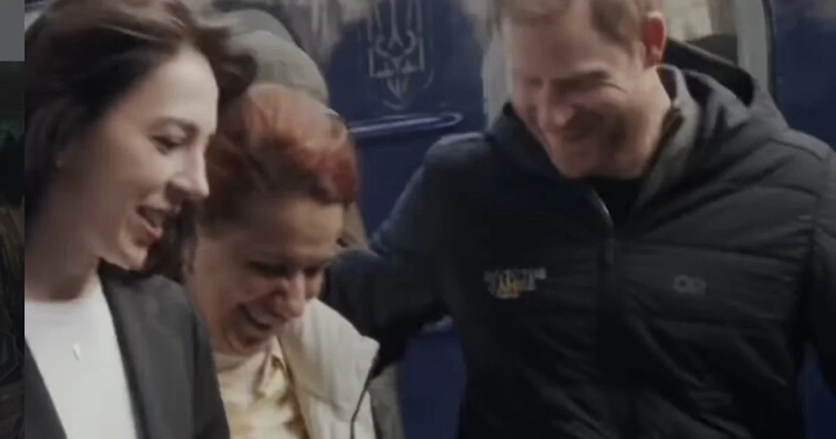 Visita surpresa de Harry a Kiev reabre diálogo sobre segurança e retorno dos Sussex