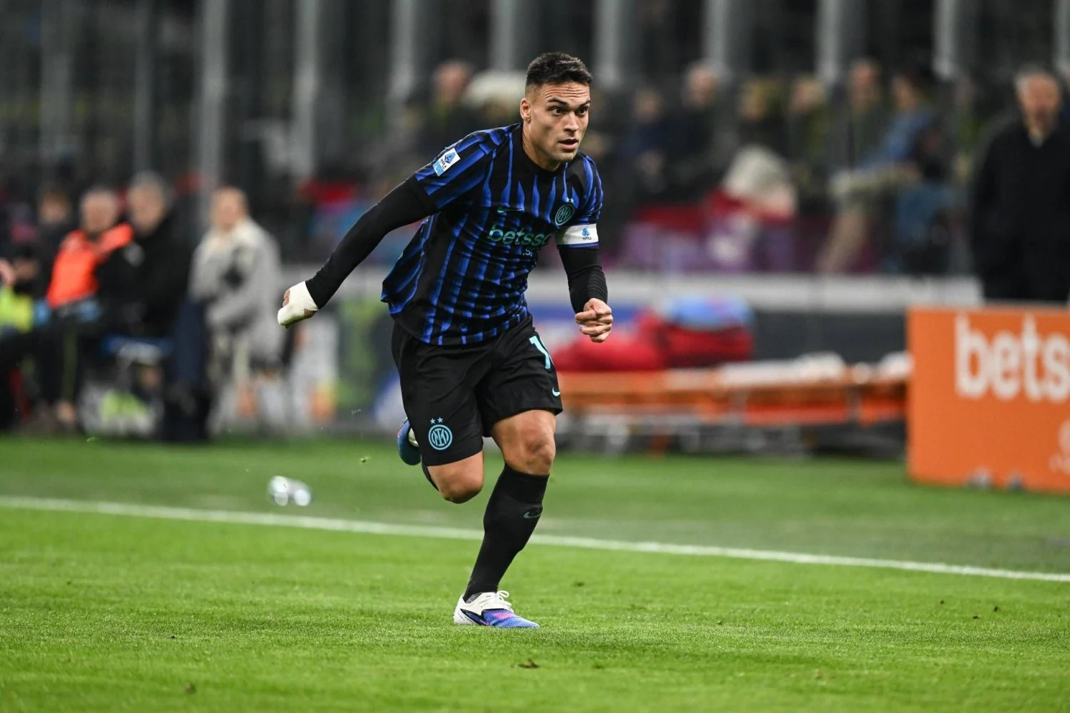 Inter x Roma hoje: horário, prováveis escalações e onde assistir (Serie A em jogo decisivo)