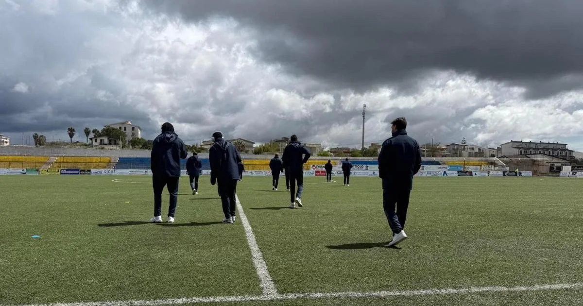 Scalpo e um cappio: intimidação mafiosa contra o presidente do Acireale Calcio