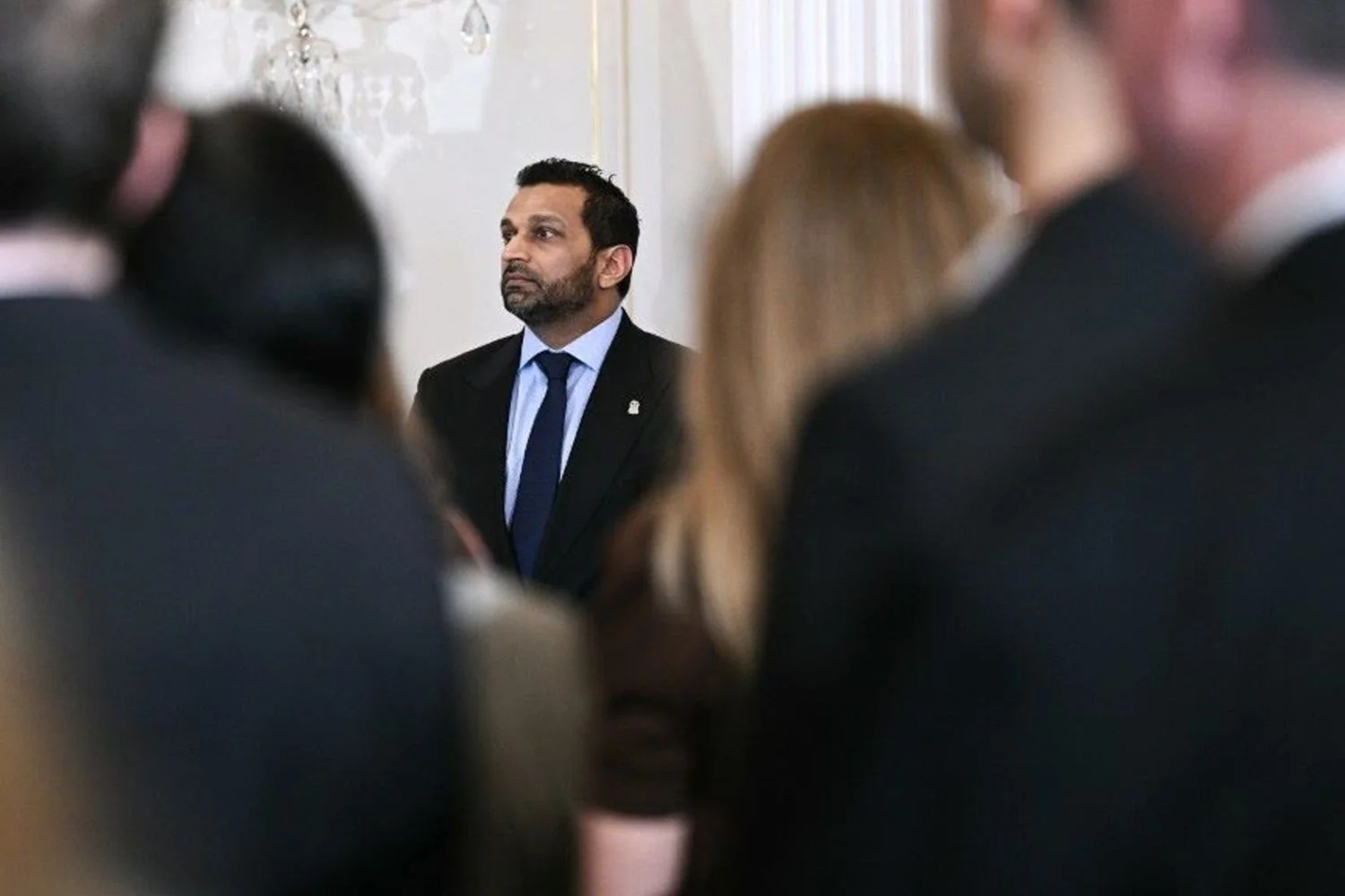 Kash Patel e o FBI: 14 meses de purgas, voos controversos e tensões internas