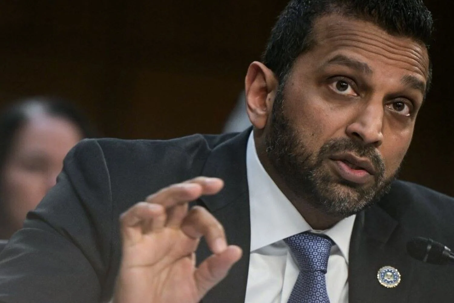 Kash Patel sacode o FBI: sinais de crise entre acusações de álcool e falhas administrativas
