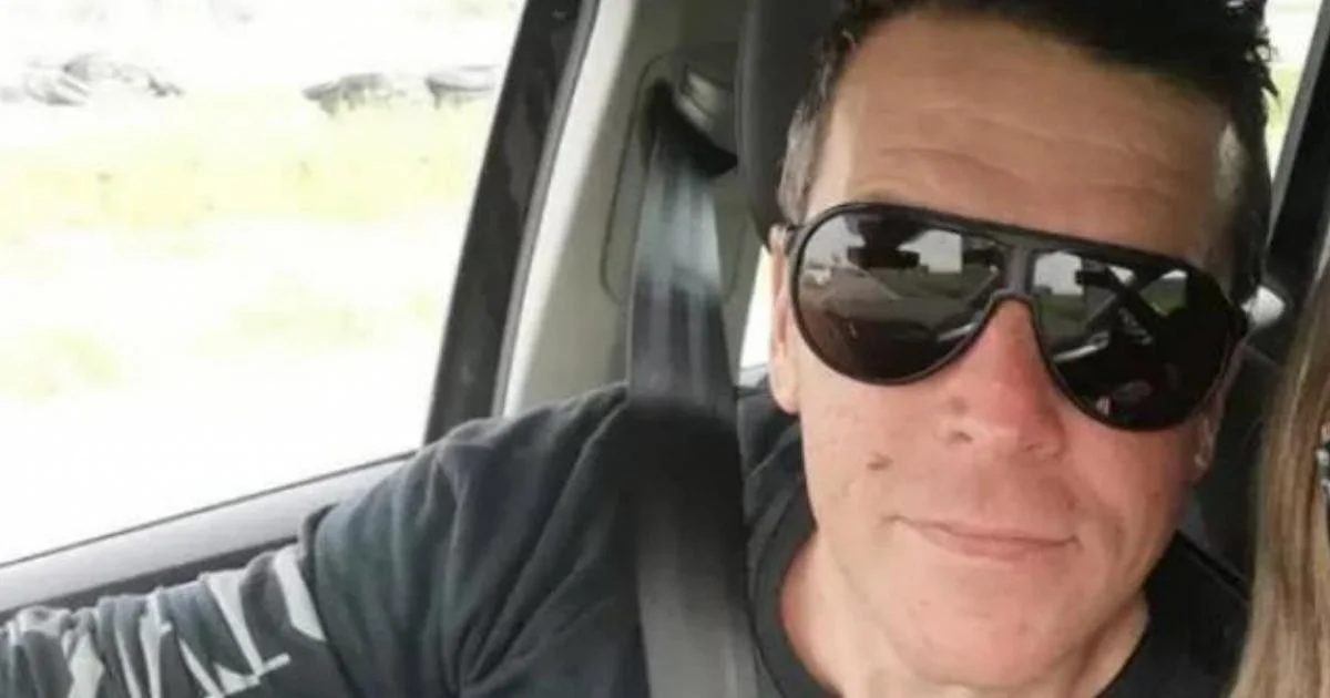 Homem de 47 anos morre após agressão por grupo de jovens em Massa; filho de 11 anos presenciou