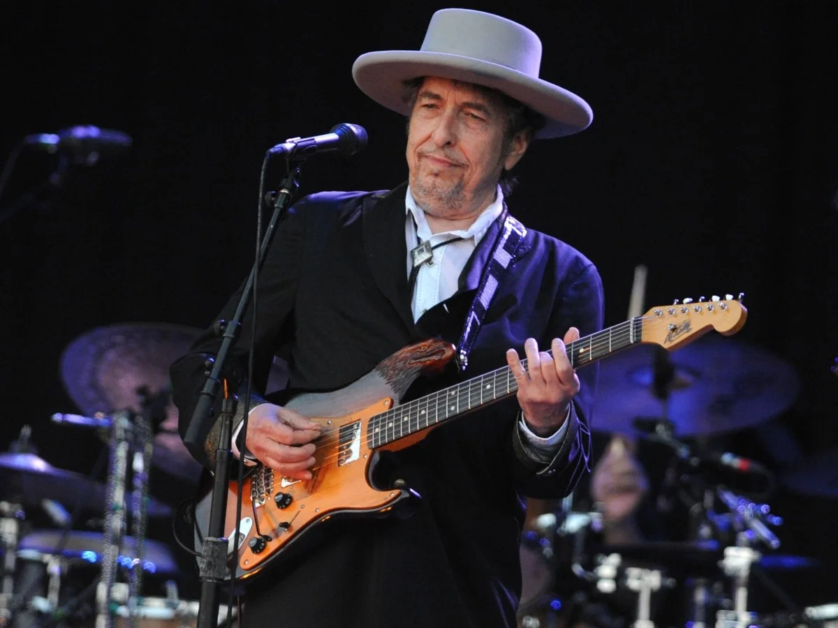 «Masters of War»: quando Bob Dylan transformou um verso em julgamento — e Papa Leão evocou o espelho da história