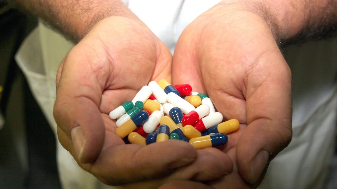Medicamentos pesquisados principalmente em homens podem ter efeitos diferentes nas mulheres, alerta SIF