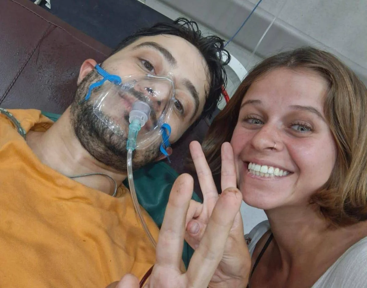Médico italiano ferido em mototáxi em Bali denuncia abandono: risco de amputação e nenhum ressarcimento