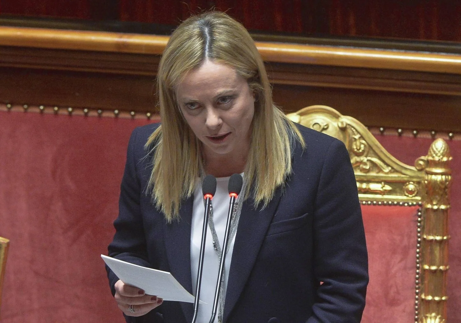 Meloni no Parlamento: oposição anuncia caça ao 'fracasso' após referendo
