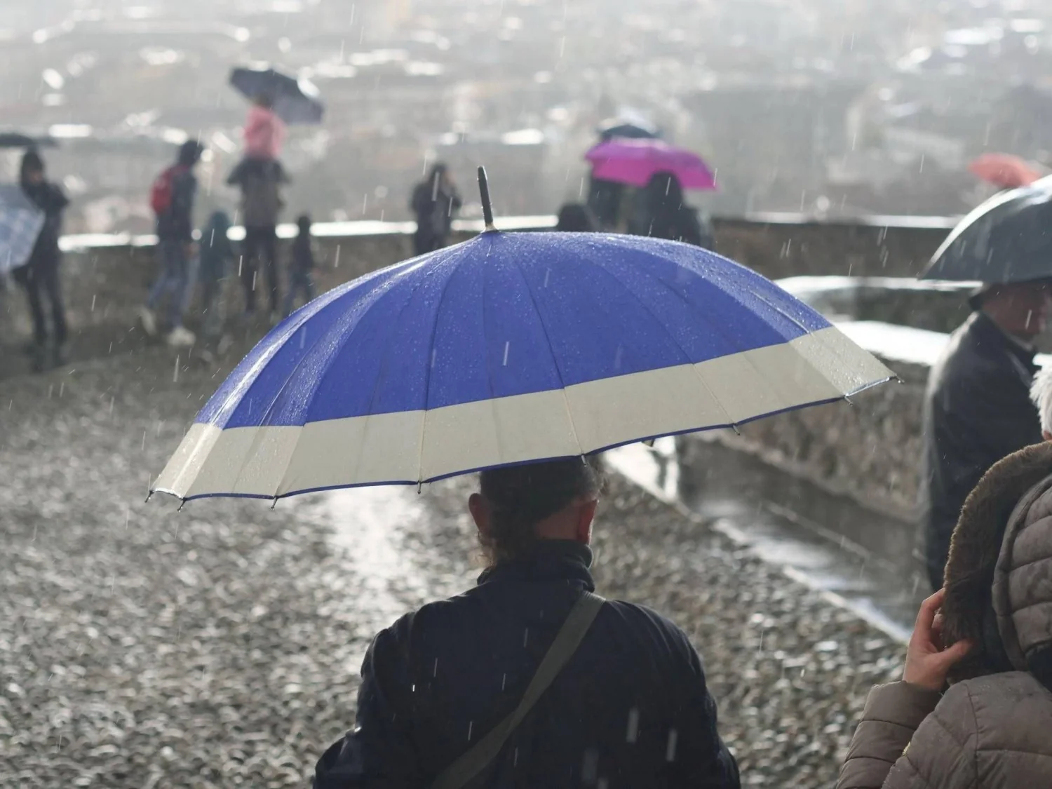 Meteo: semana de revezamentos — chuva, calor e risco de temporais para 25 de abril na Itália
