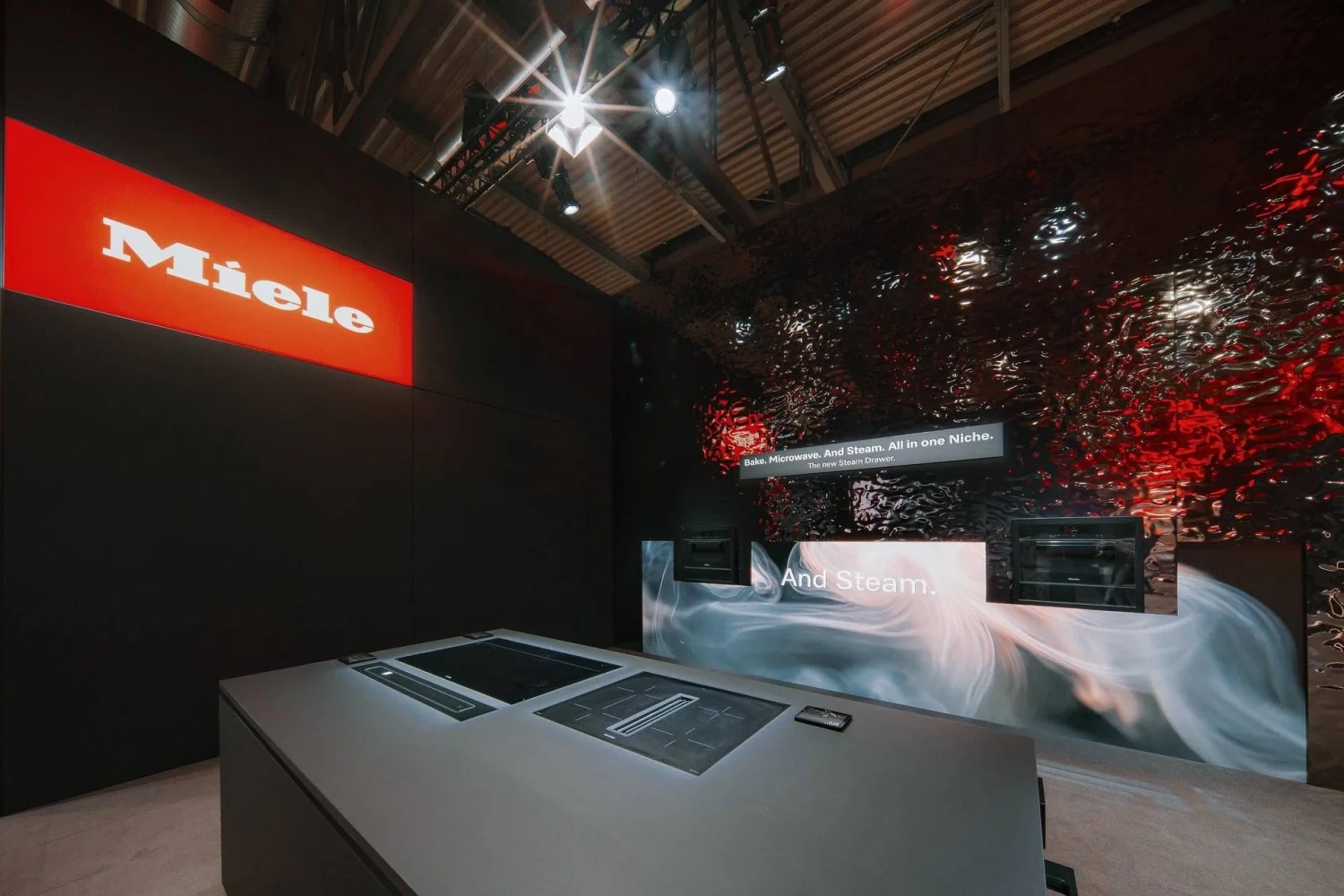 Miele na Milano Design Week: a cozinha conectada e fluida de 'Designed to move with you'
