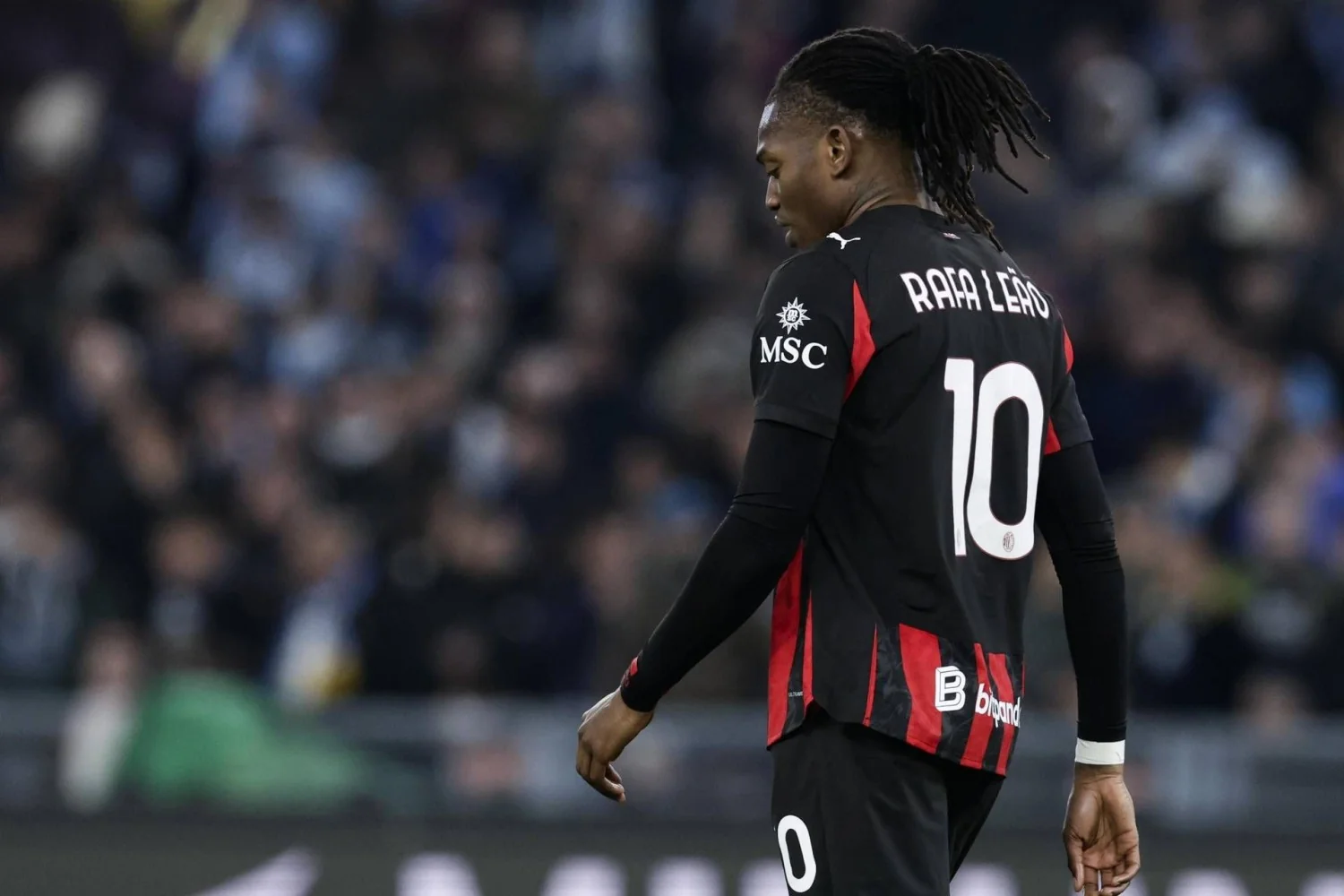 Torcida questiona escolha de Allegri: por que Rafa Leão joga como primeira ponta no Milan?